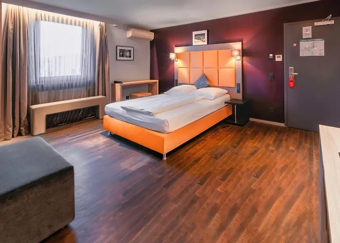 Hotel Cult Frankfurt 4*