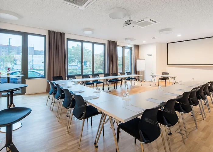 Cult Frankfurt 4*