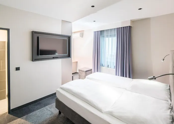 Hotel Cult Frankfurt 4*